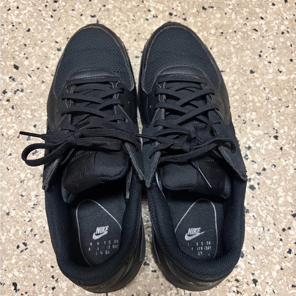 Nike Men's Black Sneakers MEN'S NIKE AIR MAX 90 CASUAL SHOES - Picture 3 of 9